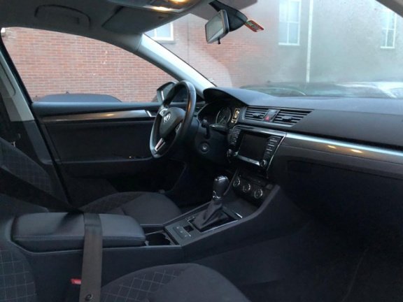 Skoda Superb Combi - 1.6 TDI Active Business + Navi + Climate Control + PDC + Trekhaak + Net binnen - nr. 1