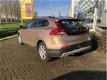 Volvo V40 Cross Country - 1.6 D2 Kinetic Export Prijs NL Prijs 6950, - 1 - Thumbnail