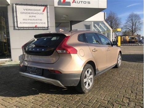 Volvo V40 Cross Country - 1.6 D2 Kinetic Export Prijs NL Prijs 6950, - 1