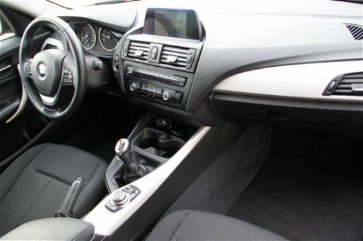 BMW 1-serie - 116I BUSINESS - Airco - Navi - Cruise - 17 Inch - 1