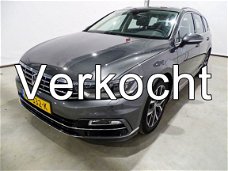 Volkswagen Passat Variant - 2.0 190pk TDI DSG R-Line Panorama/Leer/LED Origineel NL