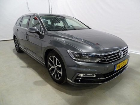 Volkswagen Passat Variant - 2.0 190pk TDI DSG R-Line Panorama/Leer/LED Origineel NL - 1