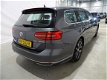 Volkswagen Passat Variant - 2.0 190pk TDI DSG R-Line Panorama/Leer/LED Origineel NL - 1 - Thumbnail