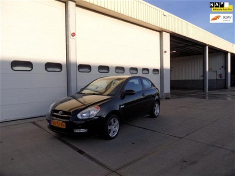 Hyundai Accent - 1.4i Dynamic - 1