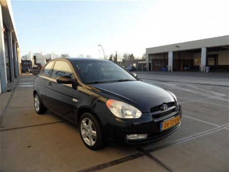 Hyundai Accent - 1.4i Dynamic - 1