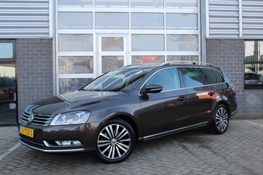 Volkswagen Passat Variant - 1.4 TSI Highline Panoramadak Leder Navigatie DSG N.A.P - 1