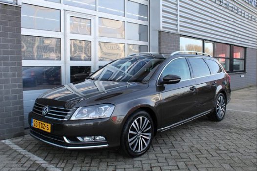 Volkswagen Passat Variant - 1.4 TSI Highline Panoramadak Leder Navigatie DSG N.A.P - 1