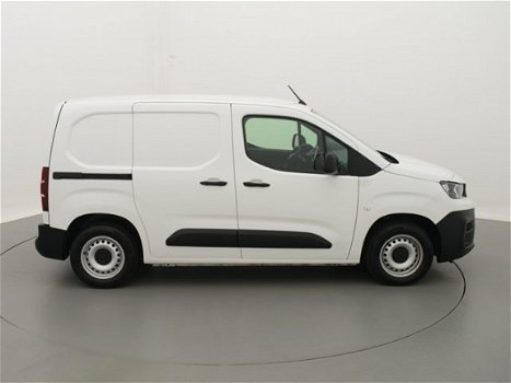 Peugeot Partner - 1.6 BlueHDI 100pk Premium 3-zits | Navigatie | Parkeersensoren | Airco | - 1
