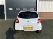 Renault Twingo - 1.2-16V Collection /1E.EIG/ORG.NL AUTO/AIRCO/AUX/EL.RAM/CV/ - 1 - Thumbnail