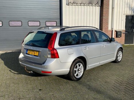 Volvo V50 - 1.6D S/S Momentum /DEALER ONDERHOUDEN/NAVI/STOELVERW./ - 1