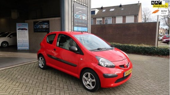 Toyota Aygo - 1.0-12V 3DE EIGENAAR/AIRCO/APK 07-2020/NAP - 1