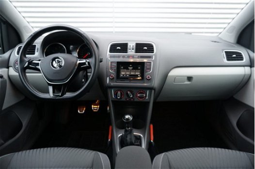Volkswagen Polo - 1.2TSI/90PK First Edition · Airco · Cruise control · Mistlampen - 1