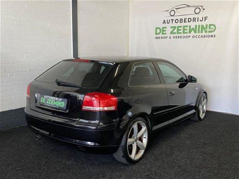 Audi A3 - 1.6 FSI Ambiente sport 3D *ZWART - 1