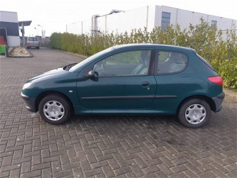 Peugeot 206 - 1.1 XN Koopje Beetje apk Lees tekst - 1