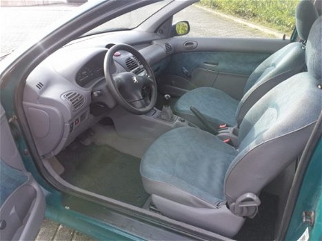 Peugeot 206 - 1.1 XN Koopje Beetje apk Lees tekst - 1