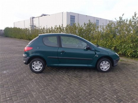 Peugeot 206 - 1.1 XN Koopje Beetje apk Lees tekst - 1