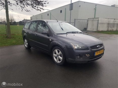 Ford Focus Wagon - 2.0 TDCI Futura motor schade - 1