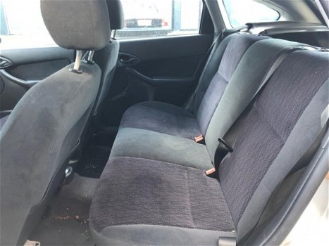 Ford Focus - 1.6-16V Ambiente Airco, APK, NAP Logisch✅ - 1