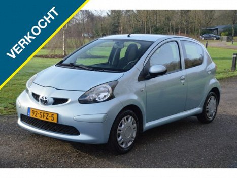 Toyota Aygo - 1.0-12V 5 Deurs uitvoering Airco Elect. pakket - 1