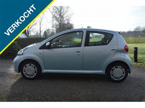 Toyota Aygo - 1.0-12V 5 Deurs uitvoering Airco Elect. pakket - 1