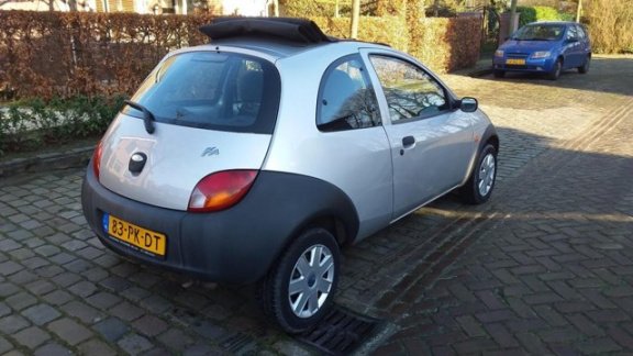 Ford Ka - 1.3 Style met origineel elek. schuifdak, stuurbekr. en nwe APK - 1