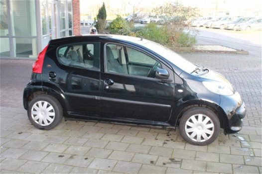 Peugeot 107 - 1.0-12V XS - 1