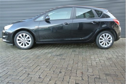 Opel Astra - 1.4 Turbo Design Edition - 1