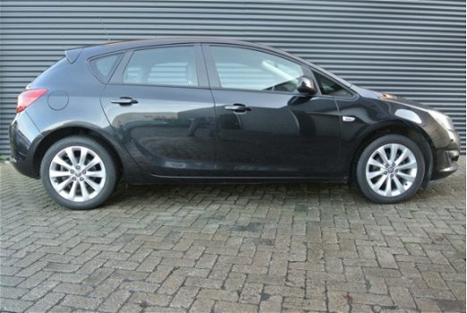 Opel Astra - 1.4 Turbo Design Edition - 1