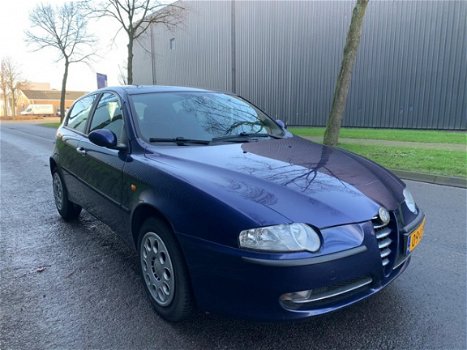 Alfa Romeo 147 - 1.6 T.Spark Veloce Progression ✅NAP, AIRCO, CRUISE, STUURBEKRACHTIGING - 1