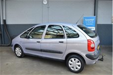 Citroën Xsara Picasso - 1.8i-16V Airco, Centrale deurvergrendeling, trekhaak