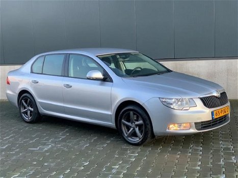 Skoda Superb - 1.4 TSI Comfort Airco/Apk/N.A.P - 1