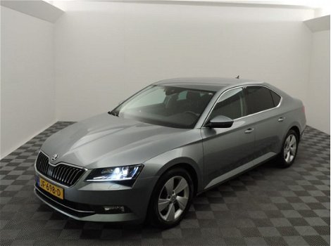 Skoda Superb - 1.6 TDI 120pk Ambition Business (xenon, navi, camera, keyless) - 1