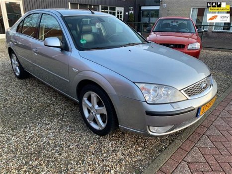 Ford Mondeo - 1.8-16V Platinum Benzine Inst 5 Drs Bom en Bom vol optie’s Rijdt en schakelt als nieuw - 1