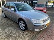 Ford Mondeo - 1.8-16V Platinum Benzine Inst 5 Drs Bom en Bom vol optie’s Rijdt en schakelt als nieuw - 1 - Thumbnail