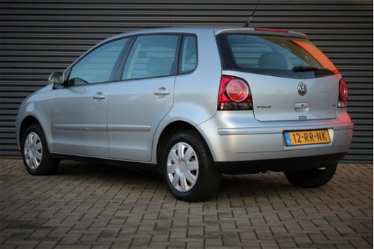 Volkswagen Polo - 1.4-16V Comfortline l CRUISE l AIRCO l DISTRIBUTIE RIEM VERVANGEN l - 1