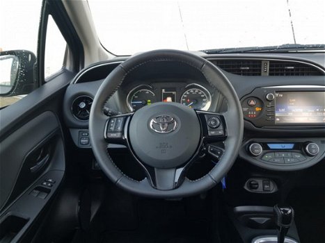 Toyota Yaris - 1.5 Hybrid Aspiration | ACHTERUITRIJCAMERA | ZUINIG | AUTOMAAT | - 1