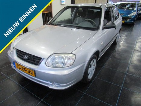 Hyundai Accent - 1.3i Active Young 1ste eigenaar Historie bekend - 1