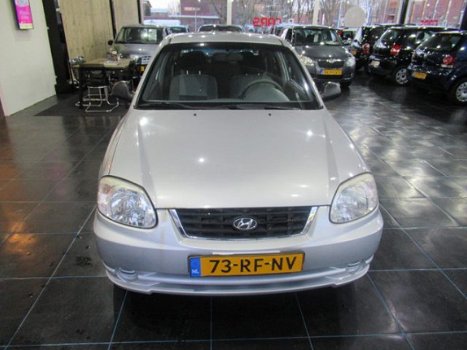 Hyundai Accent - 1.3i Active Young 1ste eigenaar Historie bekend - 1