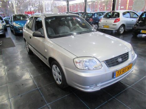 Hyundai Accent - 1.3i Active Young 1ste eigenaar Historie bekend - 1