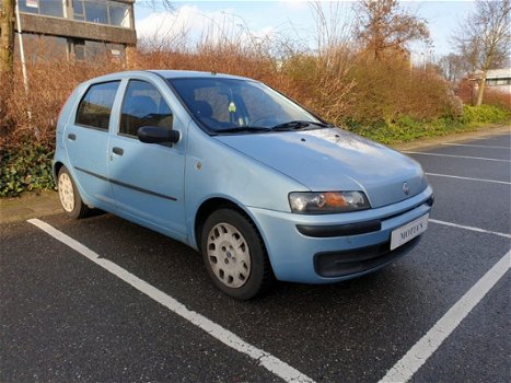 Fiat Punto - 1.2-16V Dynamic Airco/5 drs/Elekt-ramen/1 jaar apk/Stuurbekrachtiging/Inruilkoopje - 1