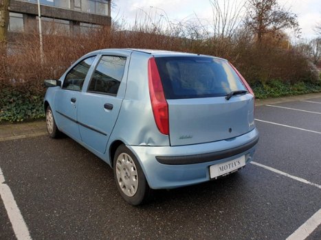 Fiat Punto - 1.2-16V Dynamic Airco/5 drs/Elekt-ramen/1 jaar apk/Stuurbekrachtiging/Inruilkoopje - 1