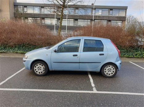 Fiat Punto - 1.2-16V Dynamic Airco/5 drs/Elekt-ramen/1 jaar apk/Stuurbekrachtiging/Inruilkoopje - 1