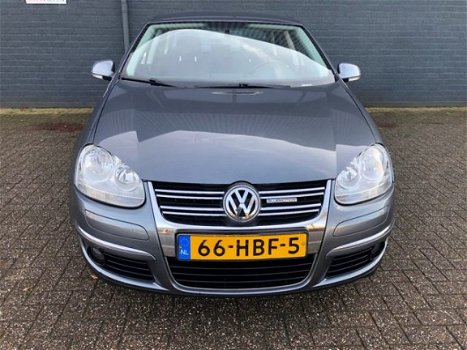 Volkswagen Jetta - 1.9 TDI Sportline BlueM Airco - Navi - 1