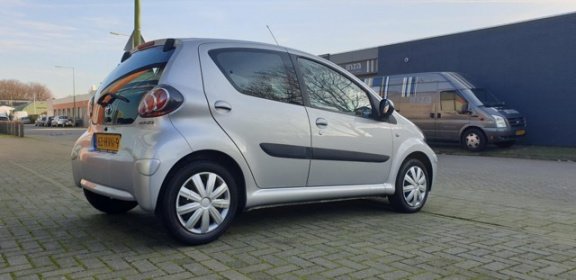 Toyota Aygo - 1.0-12V Comfort AUTOMAAT NaP/Airco/Elek.pakket 5 Deurs - 1