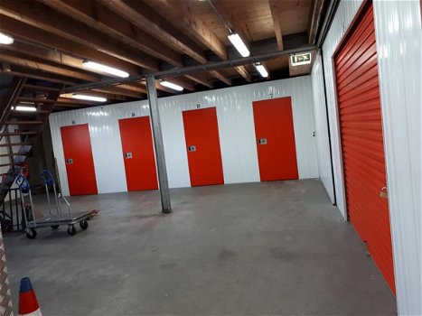 Te huur garagebox, opslagruimte, motorstalling en opslagboxen in Uithoorn - 1