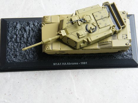 Model tank M1A1 HA Abrams - 1991 - 2