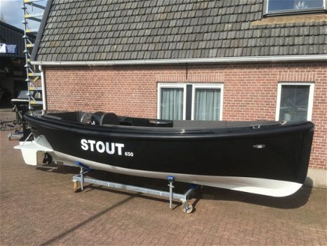 Stout 650 met Honda 20 pk 4 takt. - 4