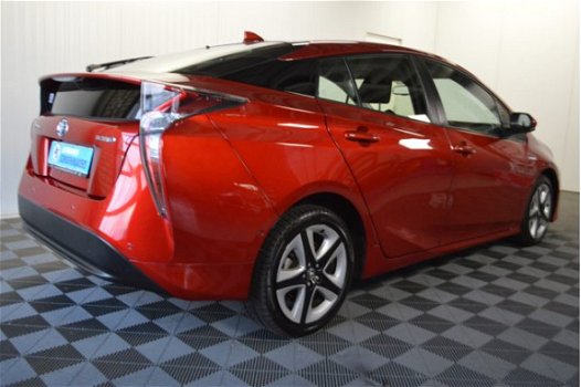 Toyota Prius - 1.8 Dynamic // navi camera clima cruise - 1