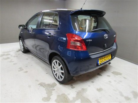 Toyota Yaris - 1.0 VVTi Idols, leer, airco, elektrische ramen - 1