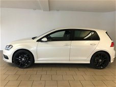 Volkswagen Golf - 1.4 TSI 140PK R-Line PARELMOER WIT 19 INCH VELGEN AIRCO CLIMA R-LINE INTERIEUR ZWA